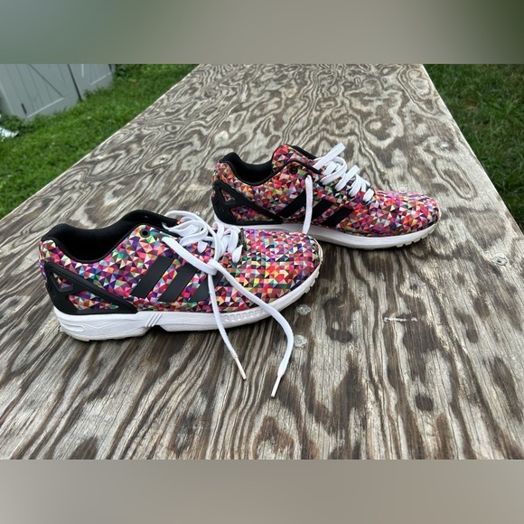 - PRE OWNED MEN’S ADIDAS ZX FLUX MULTICOLOR PRISM size 8 1/2 - Picture 2 of 16
